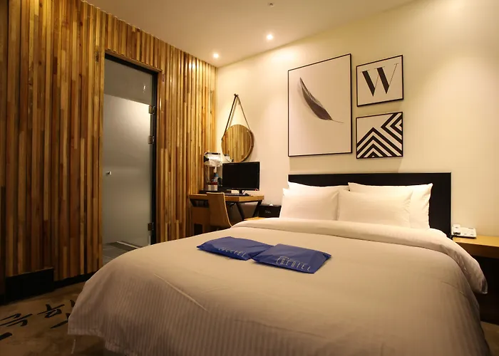 Kobos Hotel 2*
